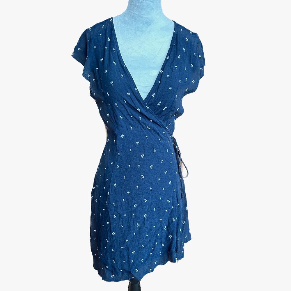 NWOT Brandy Melville wrap dress, Med - Picture 1 of 3